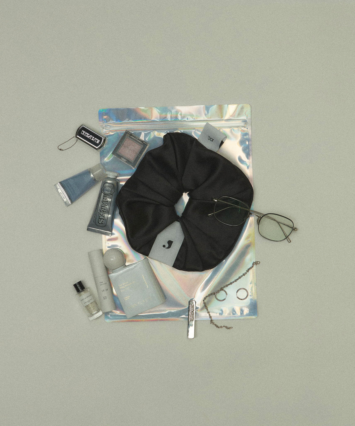 satin-scrunchie-black