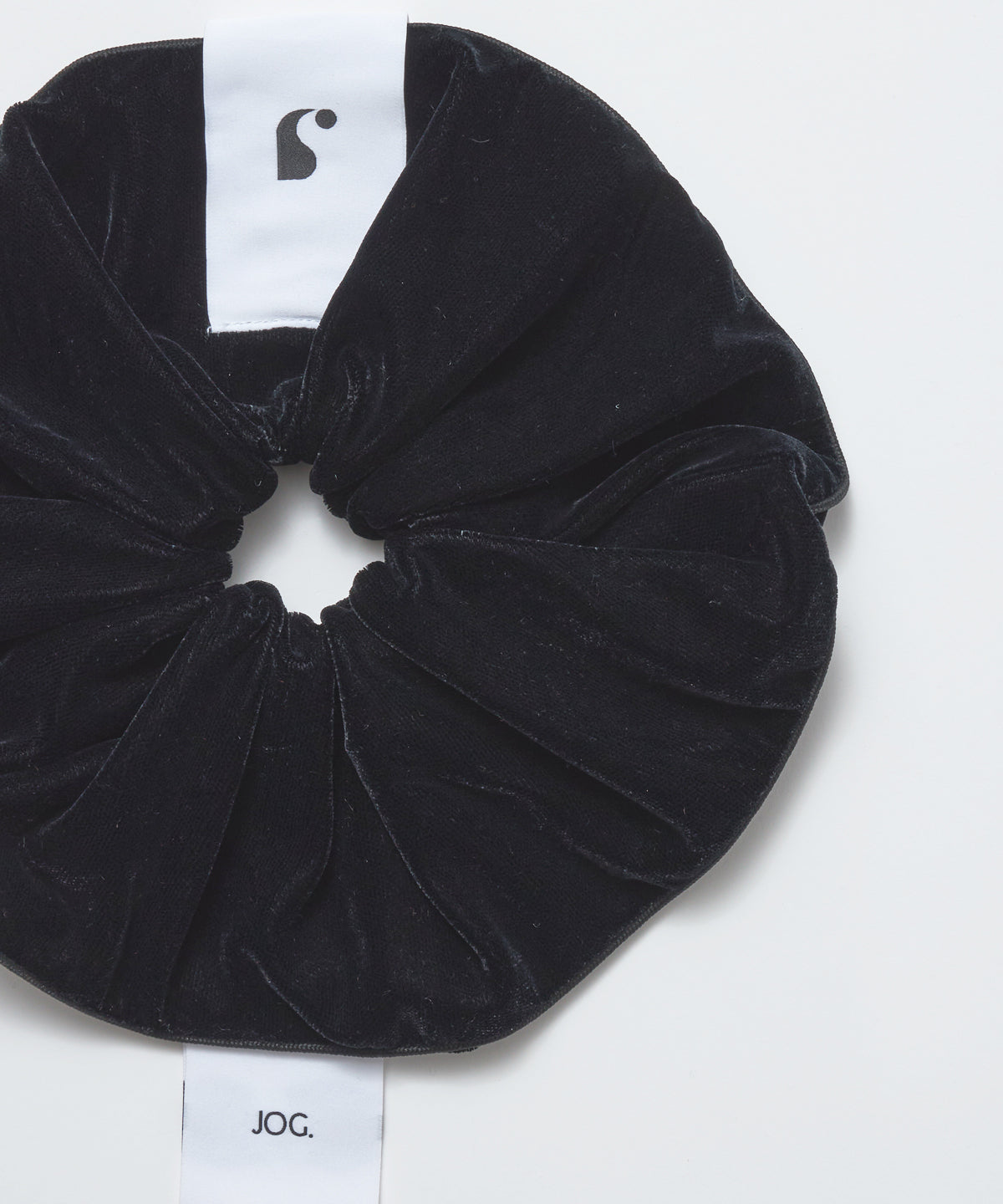 velvet-scrunchie-black
