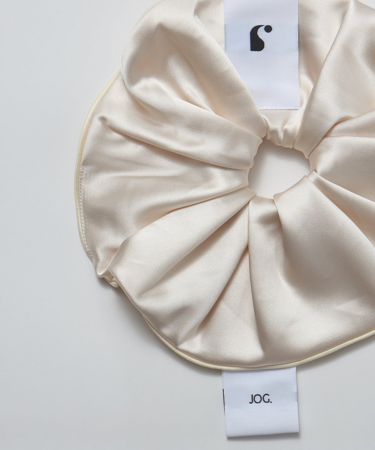 satin-scrunchie-cream