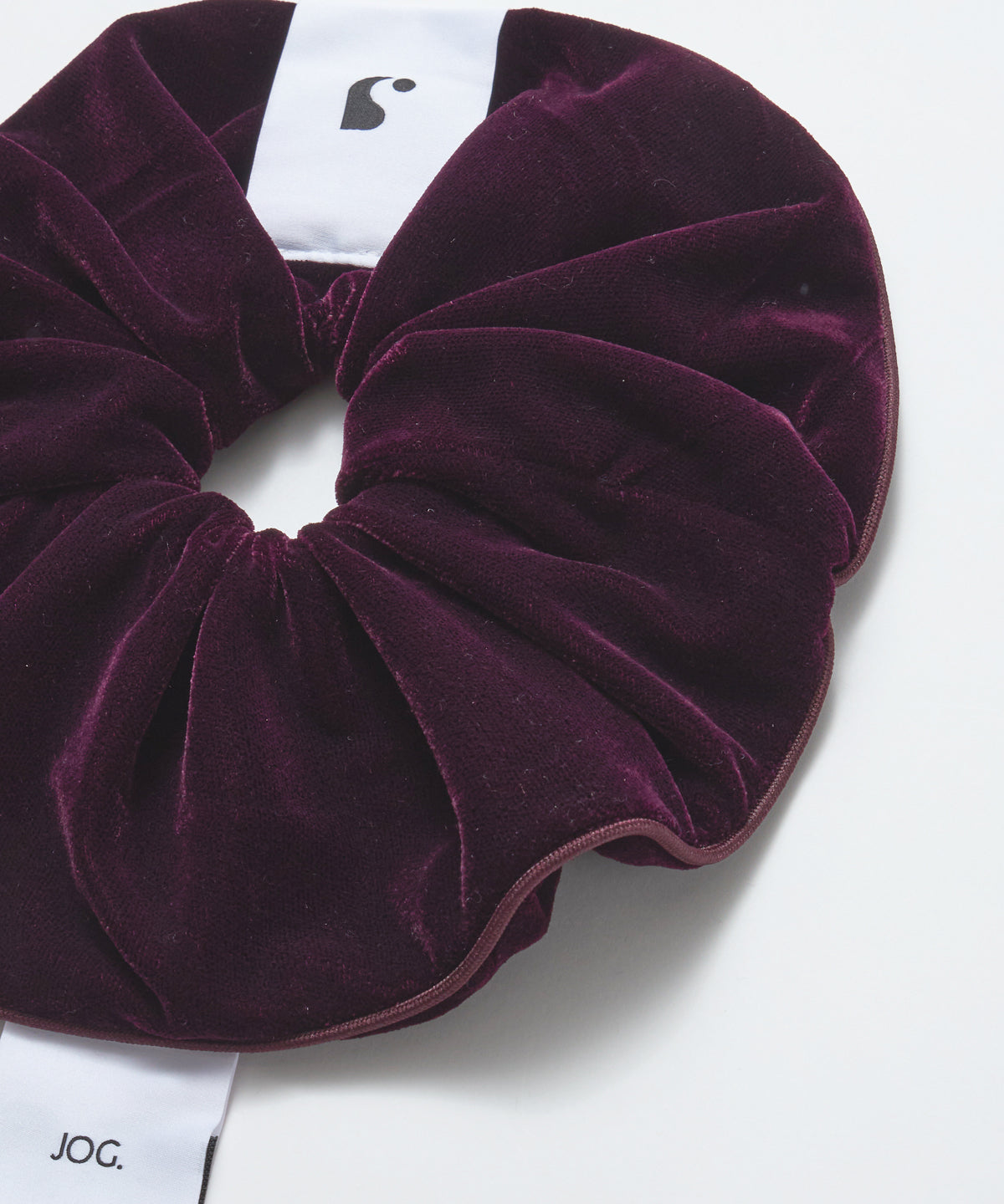 velvet-scrunchie-burgundy