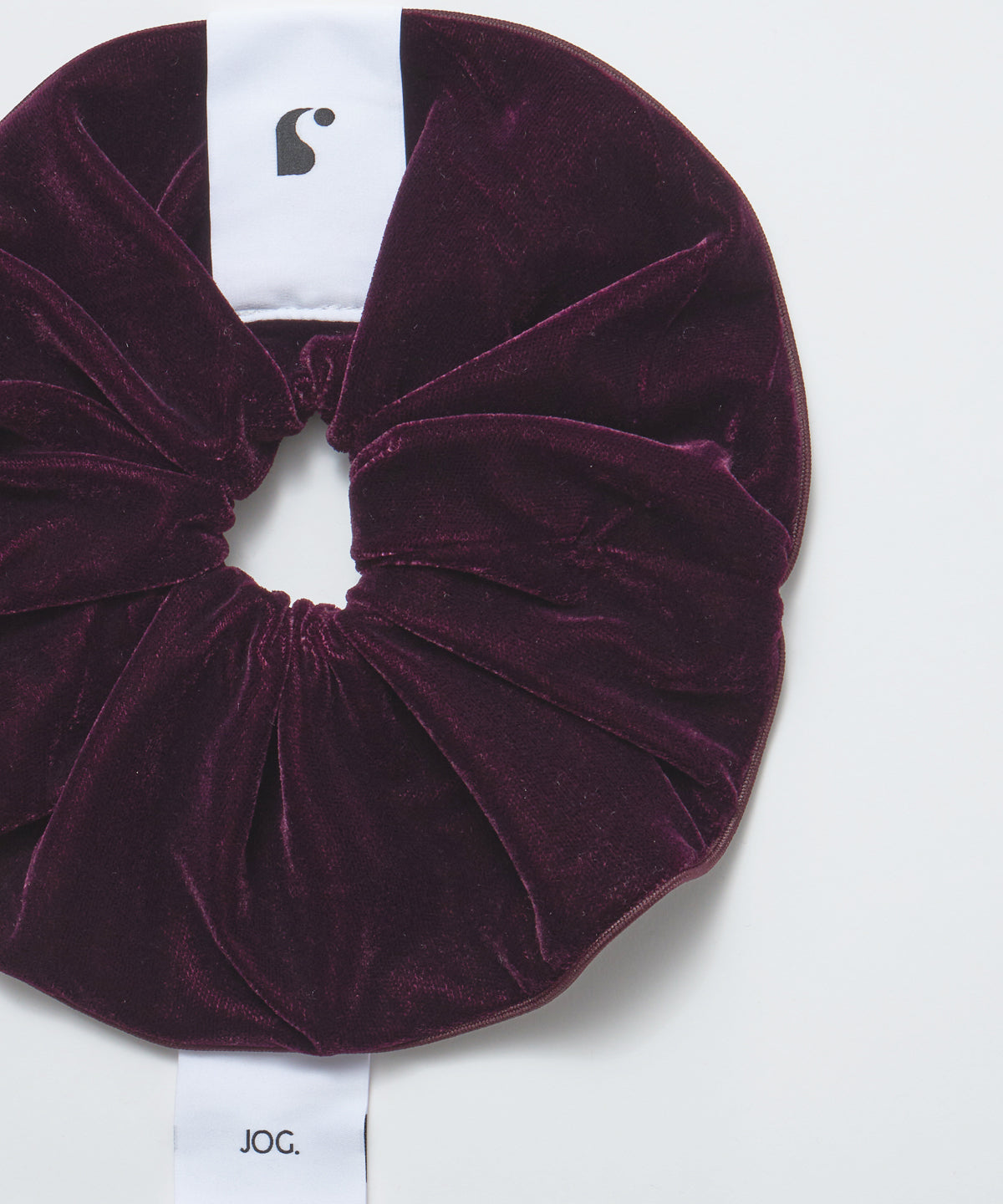 velvet-scrunchie-burgundy